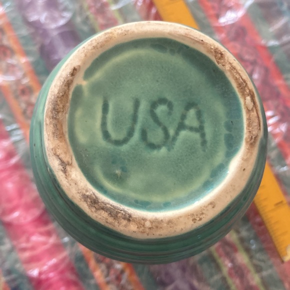 Vintage USA Double Handled Ribbed Ceramic
Green Bud VASE Flower Container 5 1/2” - Picture 3 of 4